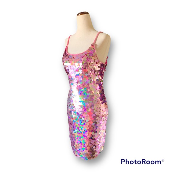 Hannah Montana’s Wardrobe, pink sequin dress - Picture 3 of 13